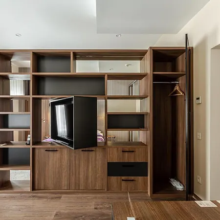 Senator Maidan Apart-hotel