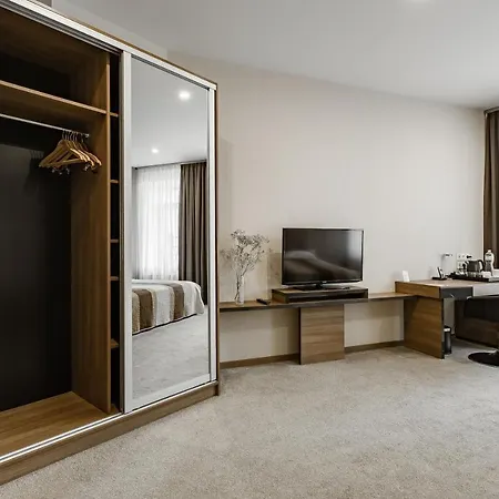 Apart-hotel Senator Maidan 4*