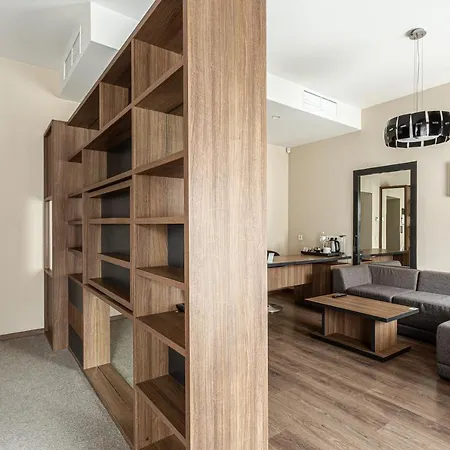 Hotel apartamentowy Senator Maidan 4*